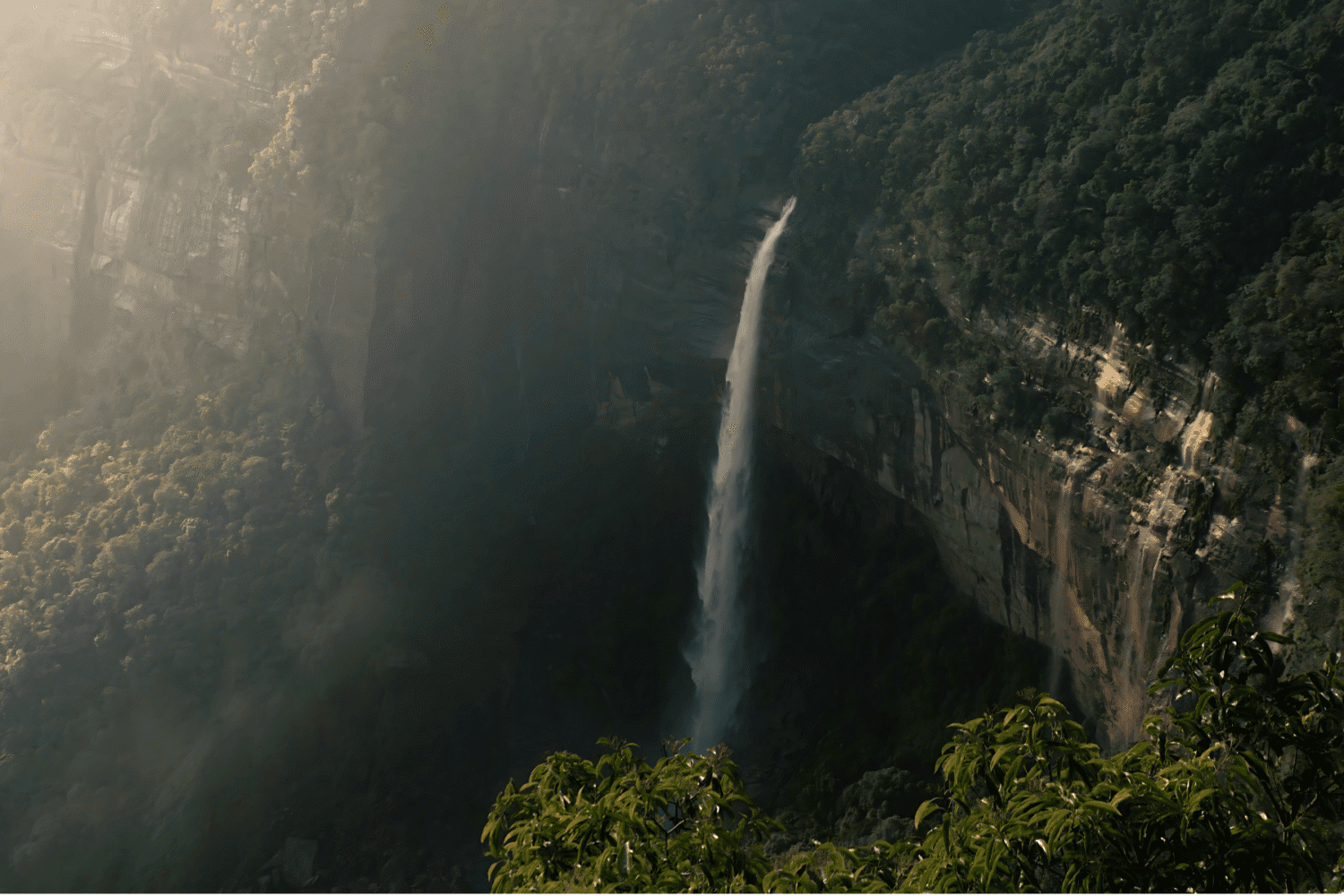 Lush hills, waterfalls, and cultural landmarks of Meghalaya, perfect for travelers booking tours from Delhi with Tripvedas Yatra & Holidays, India’s trusted travel agency.