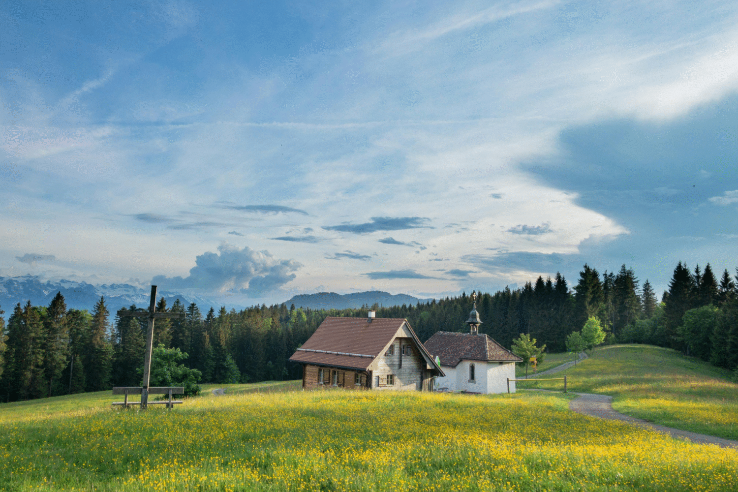 Switzerland tour packages by Tripvedas Yatra and Holidays – explore Zurich, Lucerne, Interlaken, Swiss Alps, and scenic landscapes of Europe