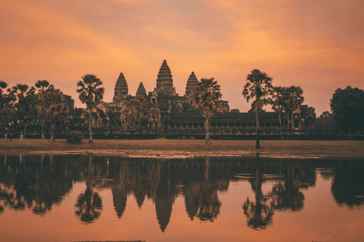 Ancient temples, scenic landscapes, and cultural landmarks of Cambodia, perfect for travelers booking tours from Delhi with Tripvedas Yatra & Holidays, India’s trusted travel agency.