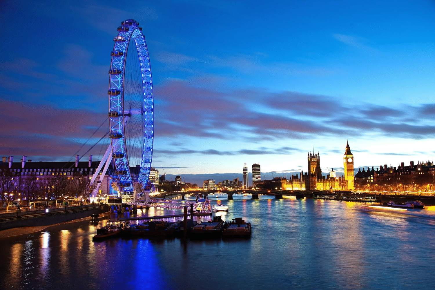 Scenic view of the United Kingdom highlighting iconic landmarks and cultural attractions, perfect for travelers booking tours from Delhi with Tripvedas Yatra & Holidays, one of the best travel agencies in Delhi and India.