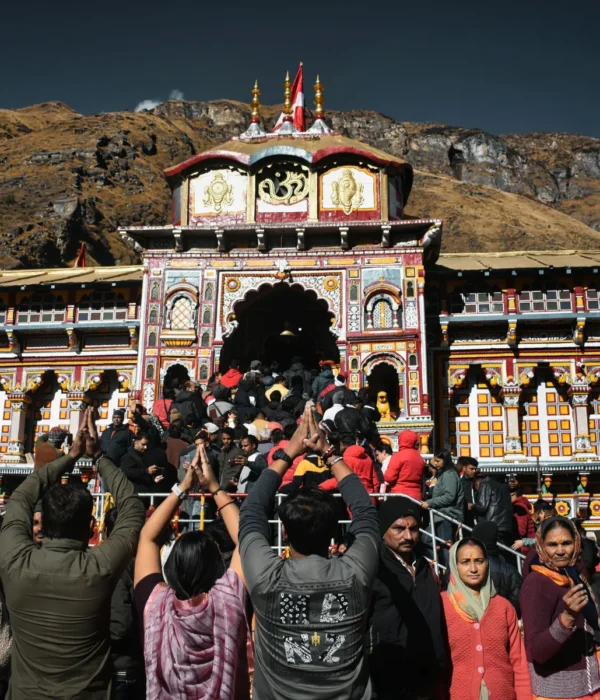 Helicopter Yatra to Kedarnath and Badrinath in 4 days from Delhi. Do Dham Luxury Yatra