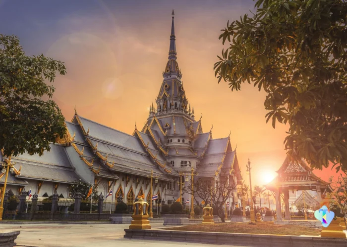 Aerial view of Thailand’s stunning beaches and islands during the 6N/7D Krabi, Phuket, and Phi Phi Island tour, offering travelers an unforgettable tropical getaway with adventure and relaxation.