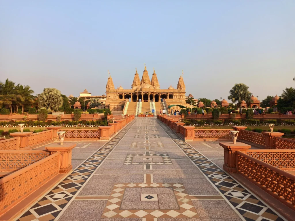 Places to Visit in Delhi akshardham tripvedas
