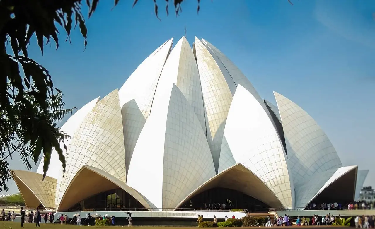 Places to Visit in Delhi lotus temple delhi
